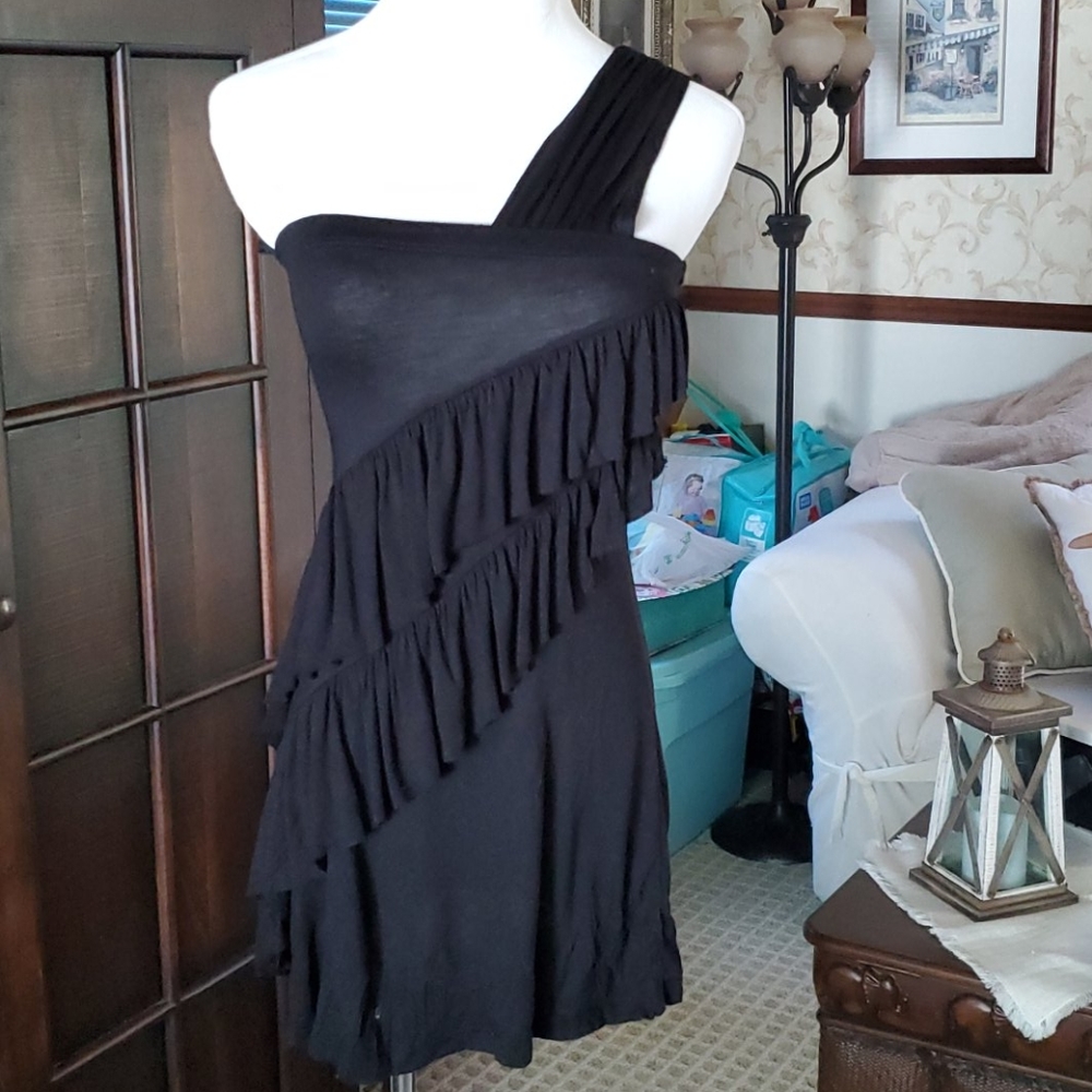 Long one shoulder top